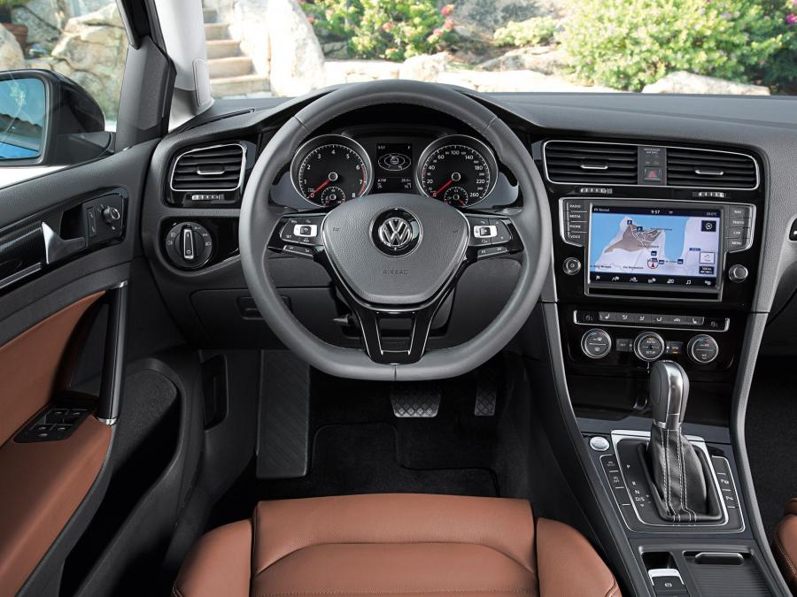  Volkswagen Golf TSI BlueMotion 2013 года  (фото 3 из 22)